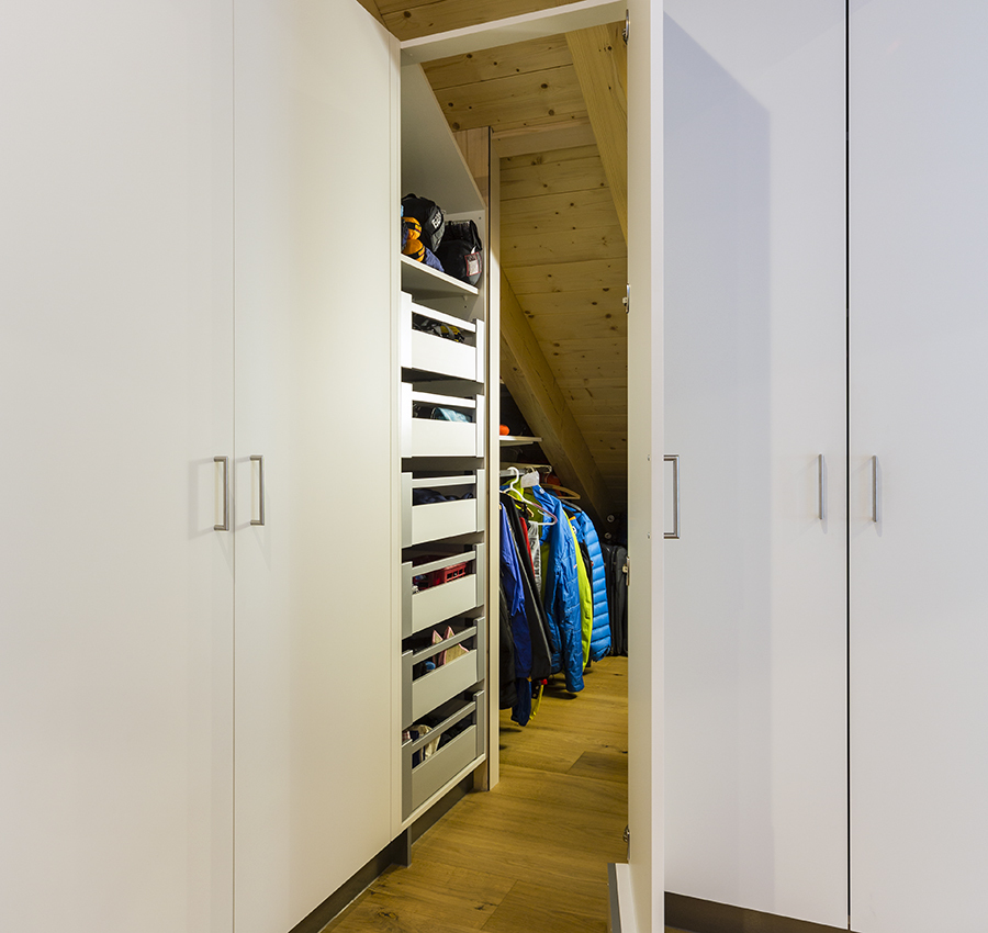 Frutiger Schränke und Möbel