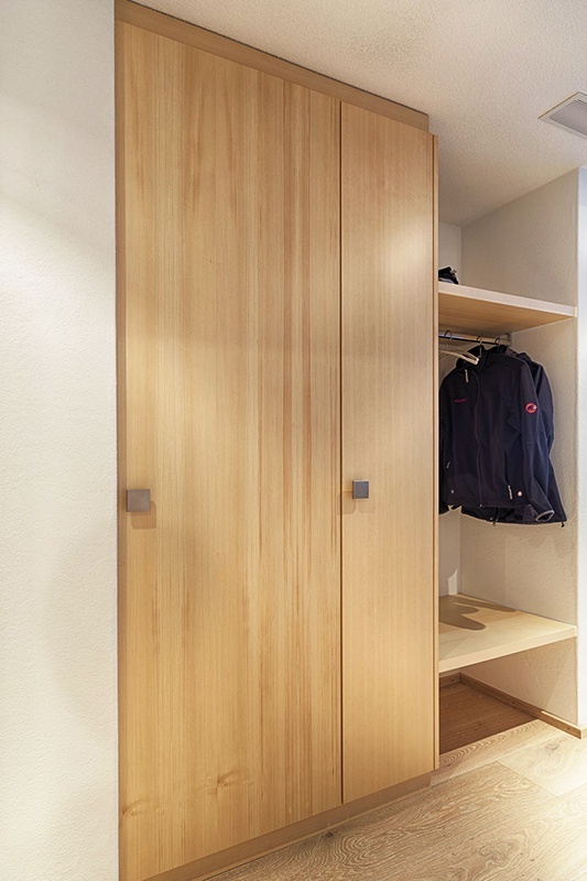 Frutiger Schränke und Möbel